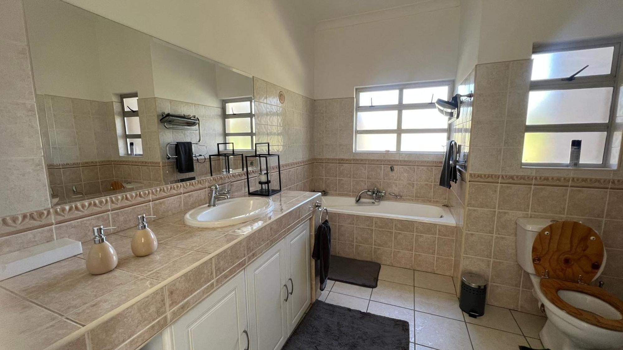 Sizanazo - Double Homestay Johannesburg